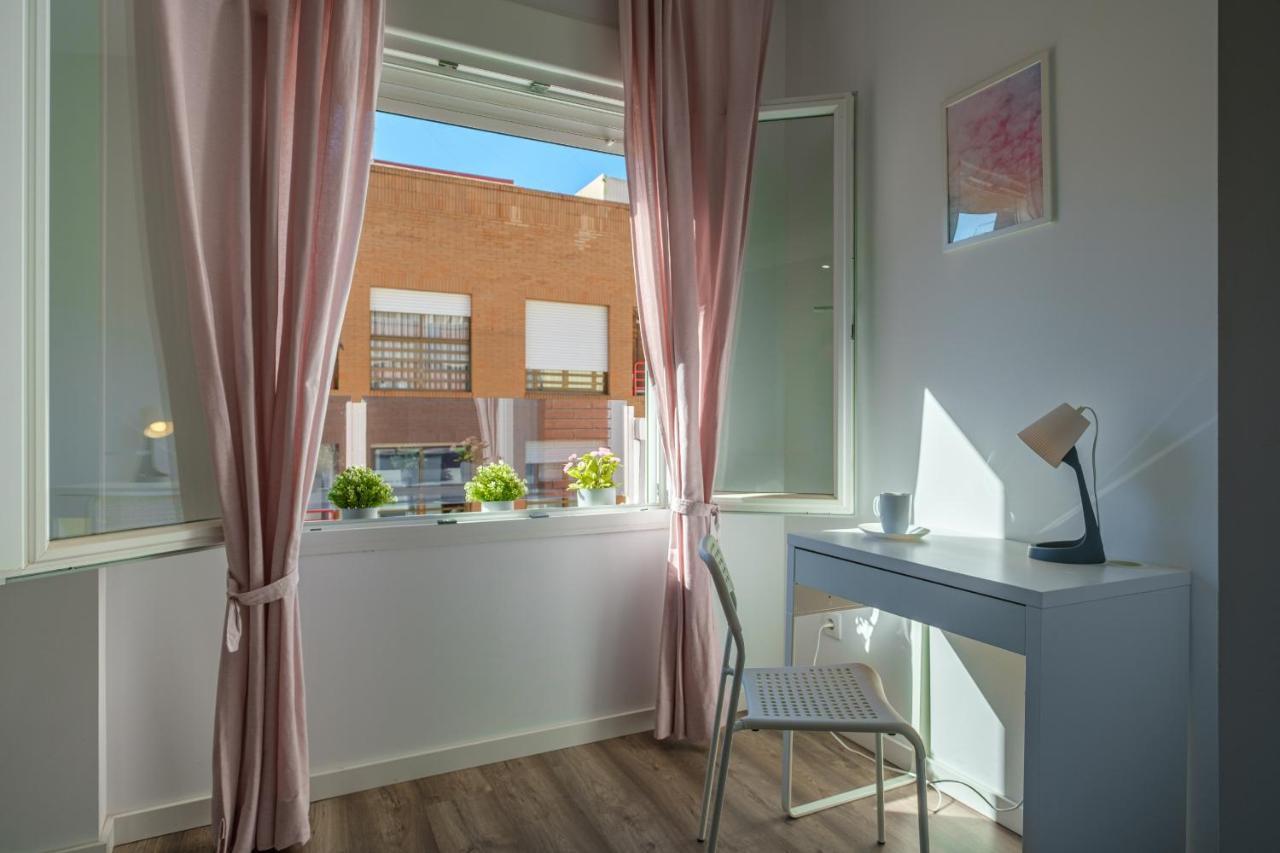 Modern, Stylish Apartment Valenza Esterno foto